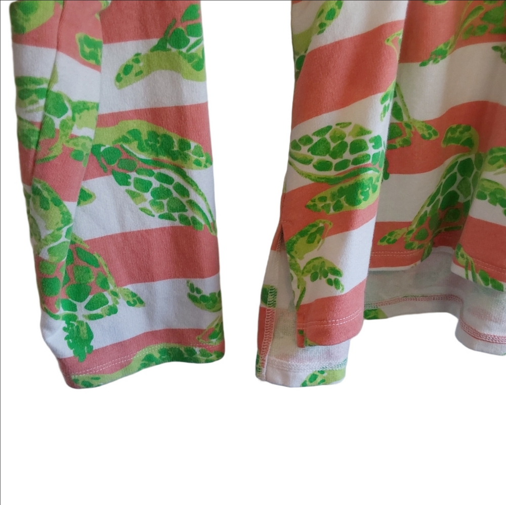 Crown & Ivy 1X Vibrant Turtle Print Hoodie - Picture 2 of 9